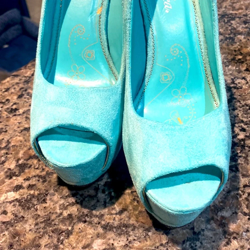PAPRIKA Turqoise Suede Open toe 4+ inch heels. Gently worn twice. Size 7!